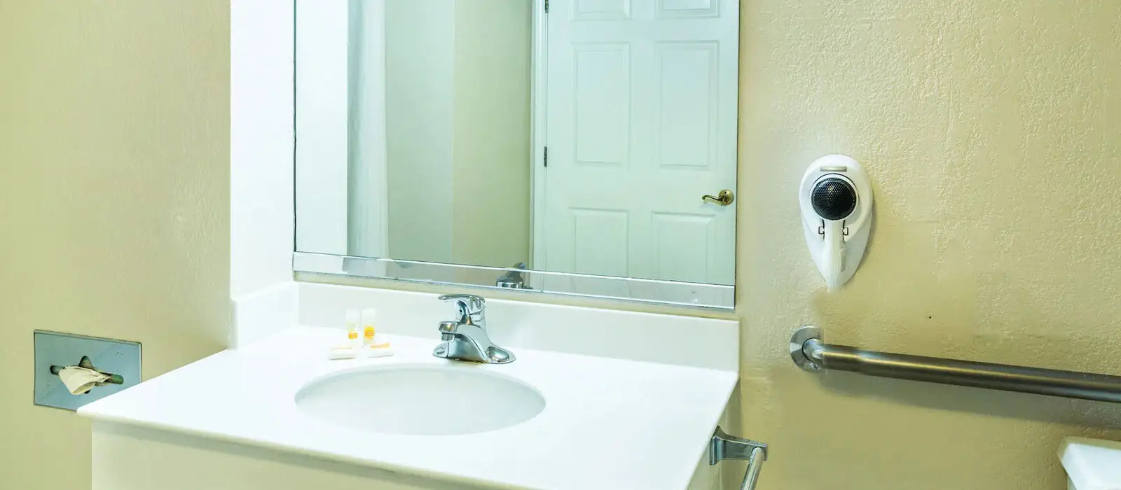 Econo Lodge Inn & Suites Richmond, Virginia — View 92 of our comfortable hotel rooms, amenities, and exterior