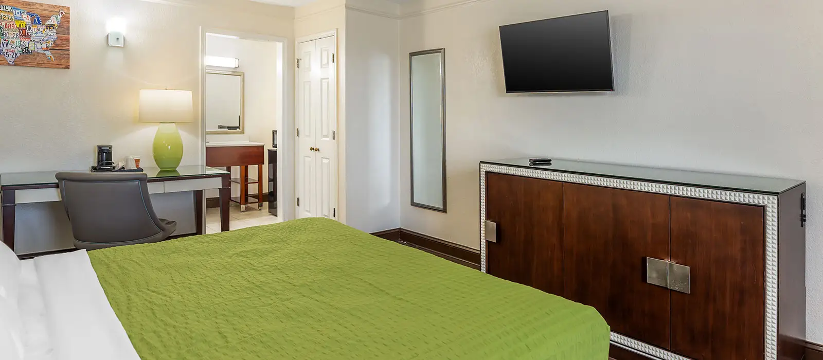 Econo Lodge Inn & Suites Richmond, Virginia — View 3 of our comfortable hotel rooms, amenities, and exterior