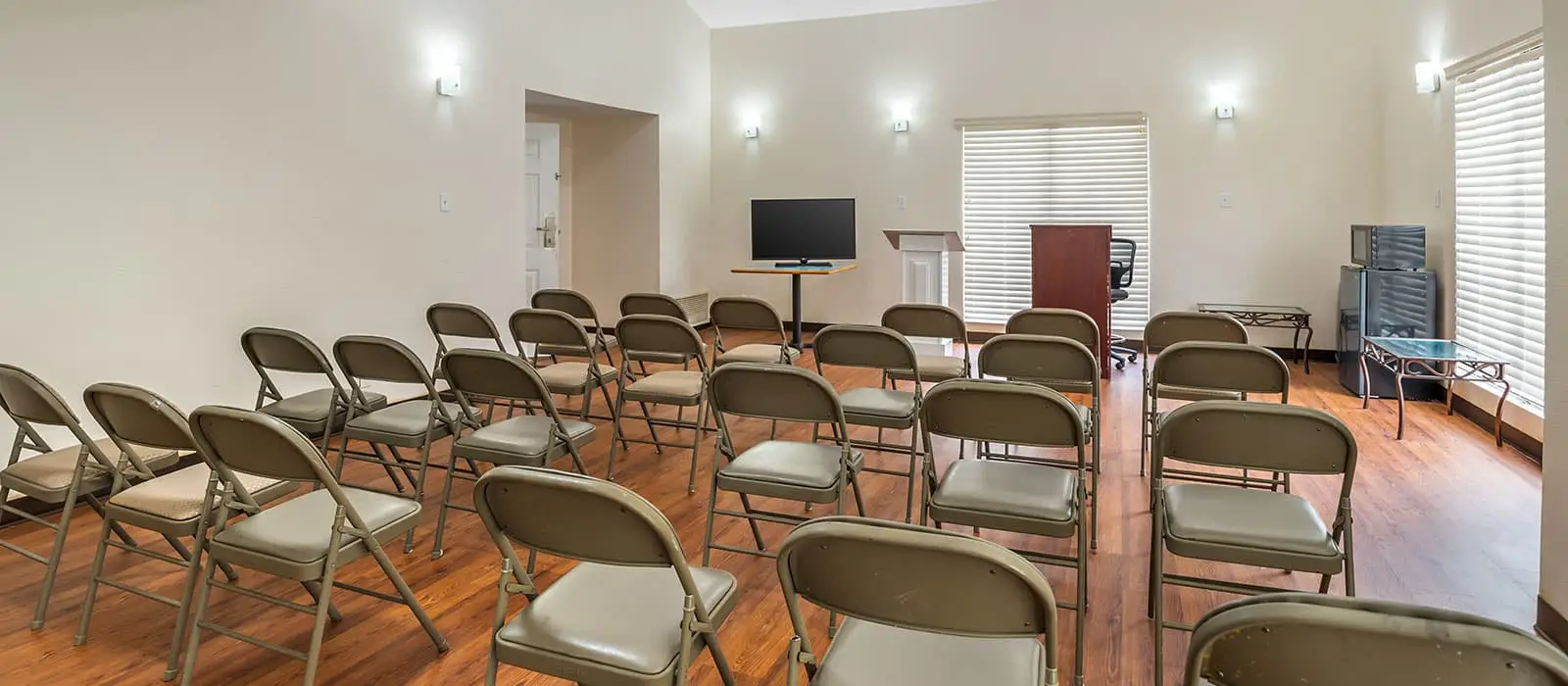 Econo Lodge Inn & Suites Richmond, Virginia — View 32 of our comfortable hotel rooms, amenities, and exterior
