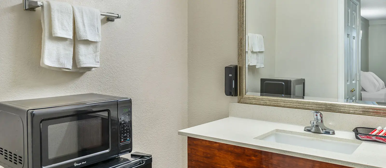 Econo Lodge Inn & Suites Richmond, Virginia — View 50 of our comfortable hotel rooms, amenities, and exterior