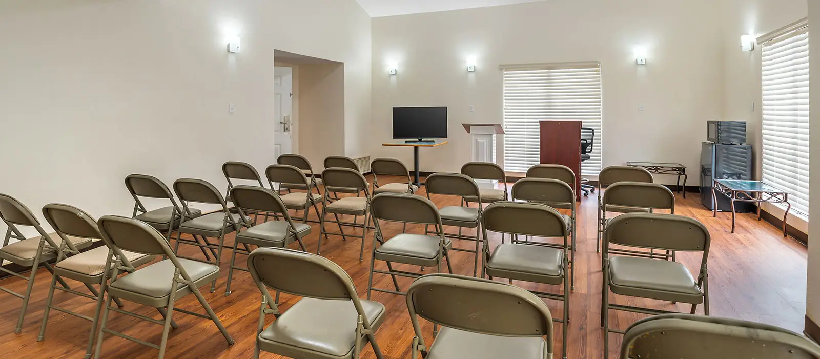 Econo Lodge Inn & Suites Richmond, Virginia — View 65 of our comfortable hotel rooms, amenities, and exterior